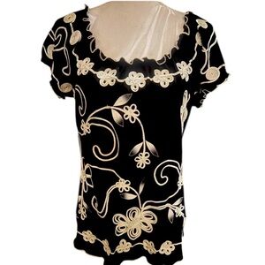 Lauren Michelle ladies blouse size large. Gorgeous crochet pattern.